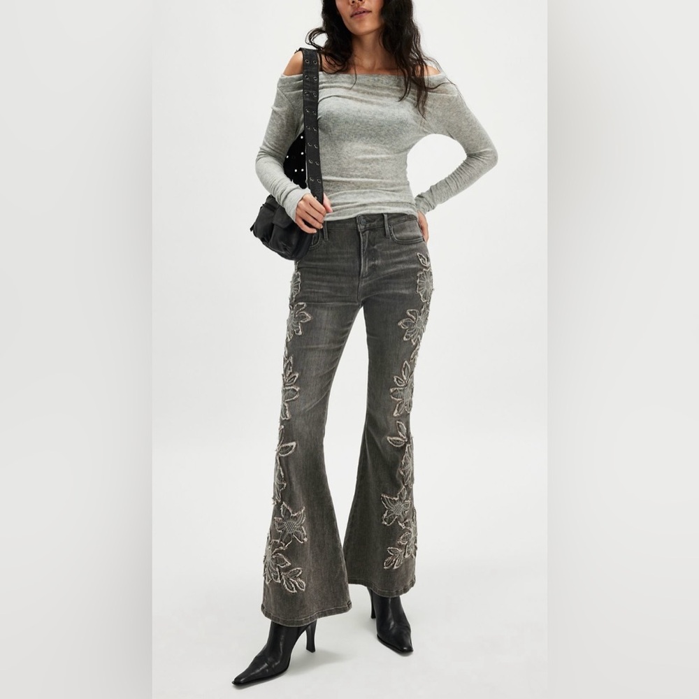 Driftwood Farrah Flare Grey Floral Patchwork NWT 33
